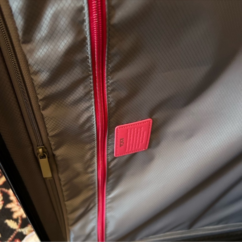 Tumi 19° extended trip for Wheel packing case. NWT. - Picture 11 of 16